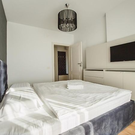 Fantastic Apartment At Prima Residence Oradea Exteriör bild