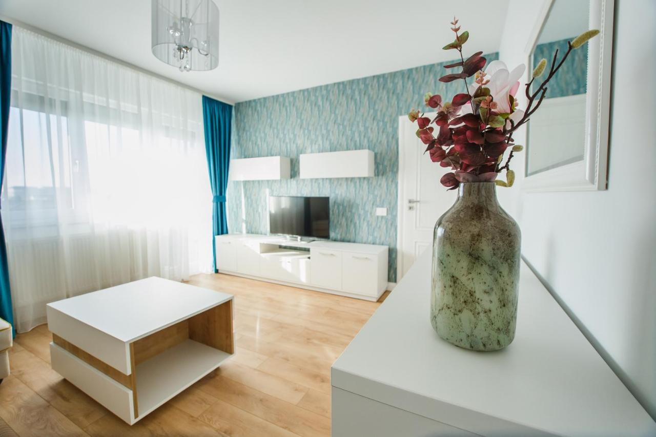 Fantastic Apartment At Prima Residence Oradea Exteriör bild