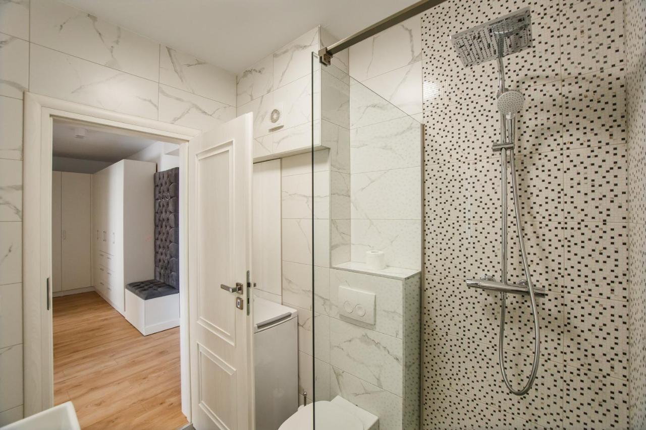Fantastic Apartment At Prima Residence Oradea Exteriör bild